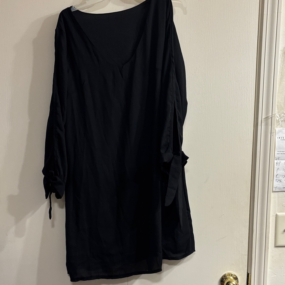 Lulu's Black Midi Dress
